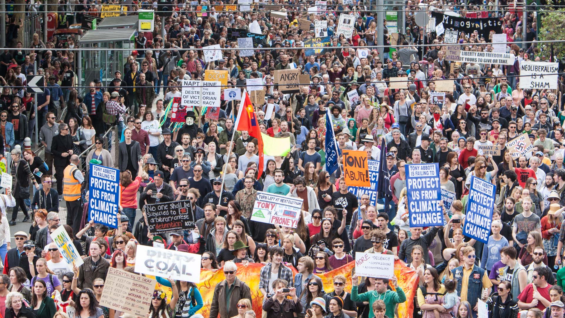 Crowd demonstrating in favor of climate action