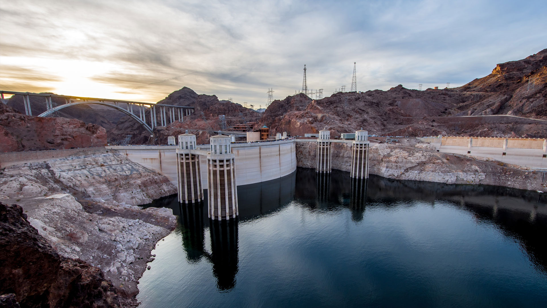 Hydroelectric dam